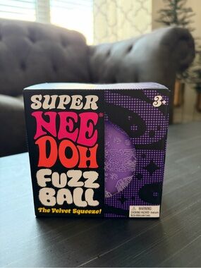Super NeeDoh Fuzz Ball Purple